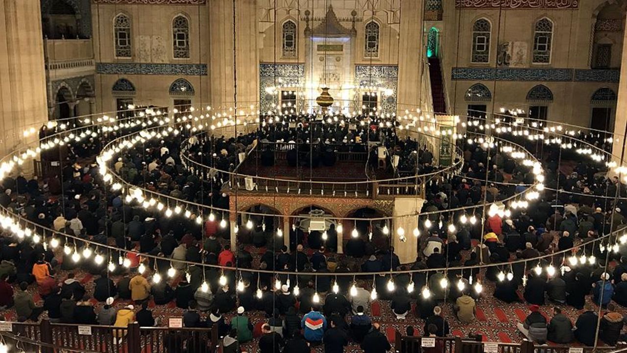 Kandil namazı nasıl kılınır, Mevlid Kandili namazı nasıl kılınır, kaç rekat?