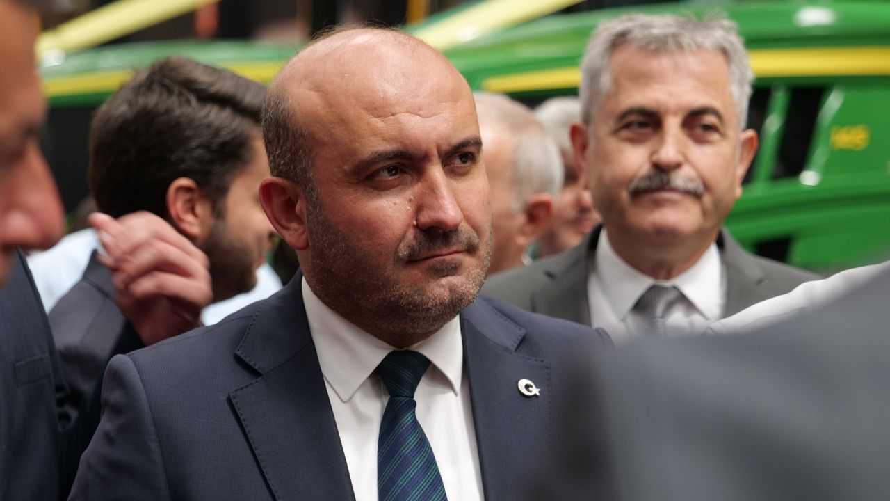 AK Partili başkanın danışmanına saldırı! Evinin önünde sıkıştırdılar