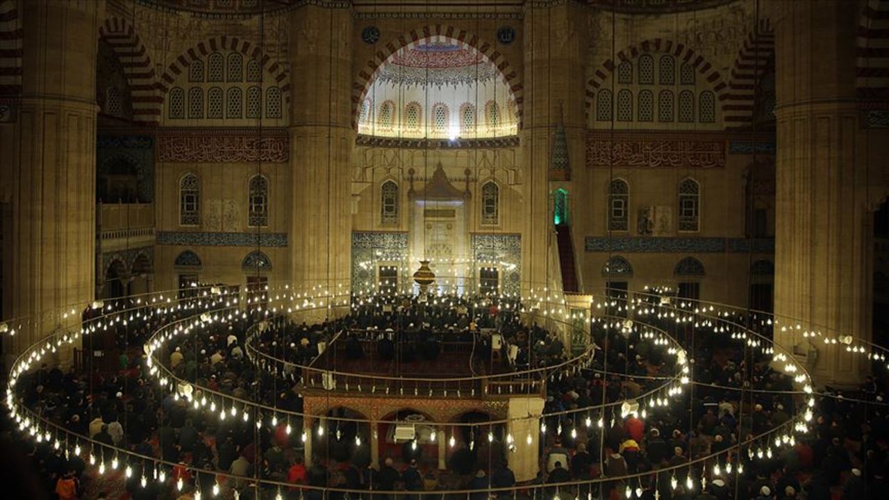 Bugün kandil mi, ne kandili?