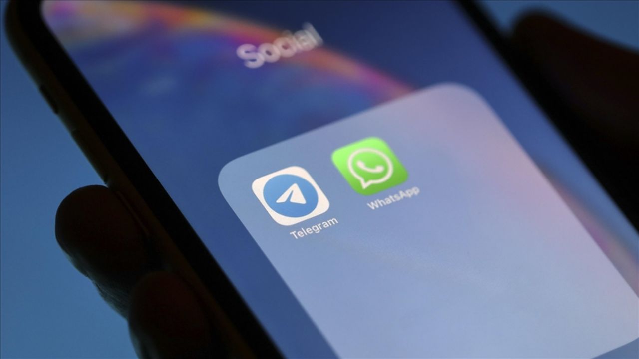 Fransa'da dikkat çeken karar! Kamu personeline WhatsApp ve Telegram yasağı