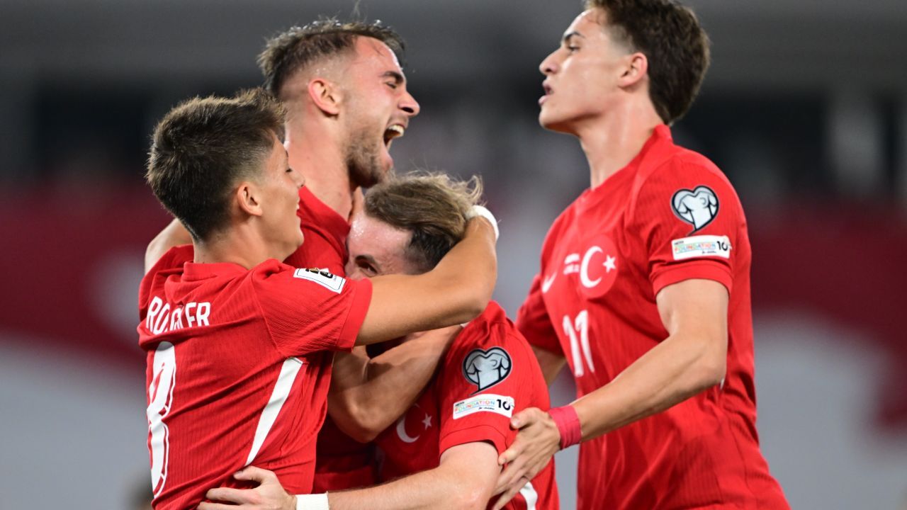 Kaos bekleyenlere tokat gibi cevap! Asist Yunus Akgün