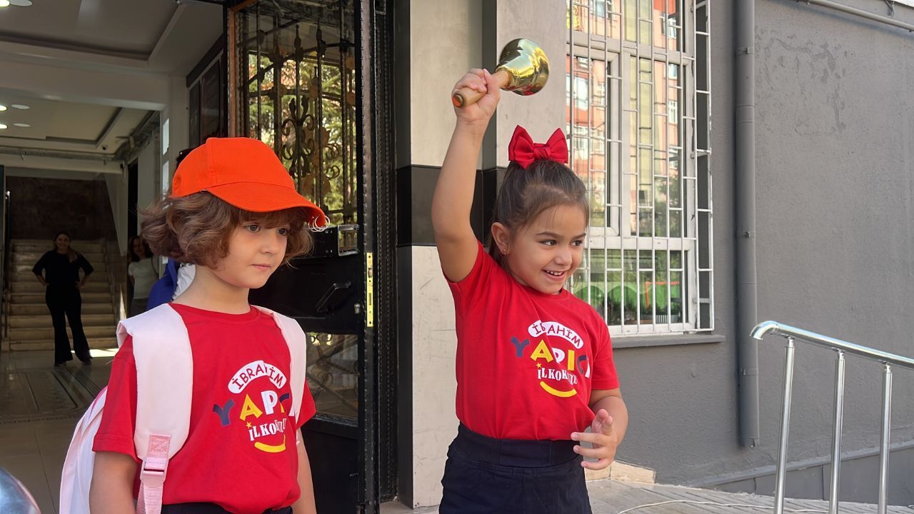 Valilik'ten İstanbul kararı! Okullar pazartesi saat 10'da başlayacak