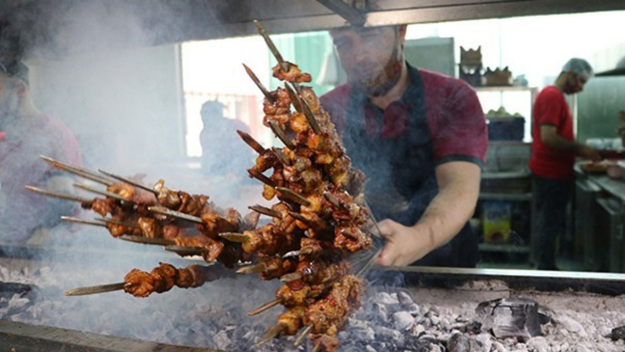 Belediye başkanı duyurdu! Bu kente artık kebap dükkanı açılamayacak