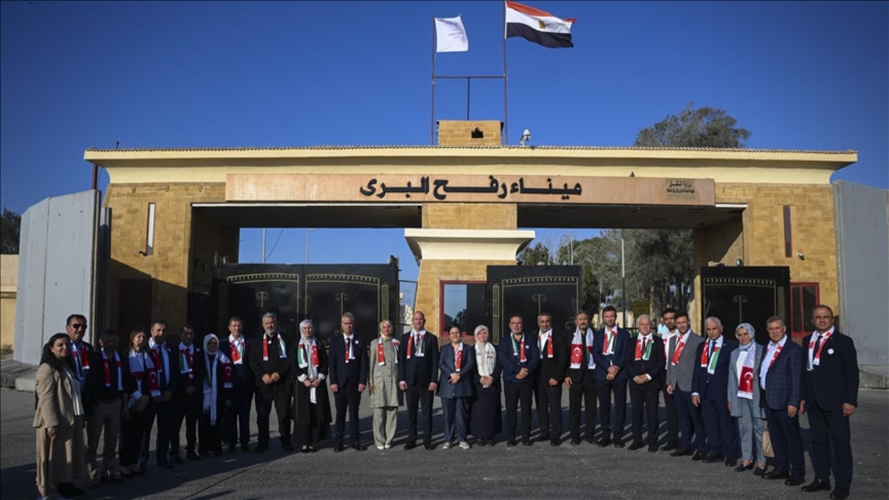 Cumhur İttifakı heyeti, Gazze'deki insani krize dikkati çekmek için Refah Sınır Kapısı'nı ziyaret etti görseli