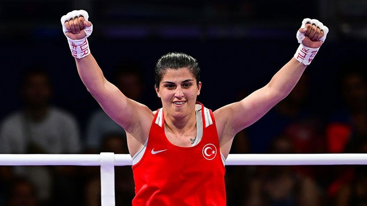 Milli boksör Busenaz Sürmeneli çeyrek finalde görseli