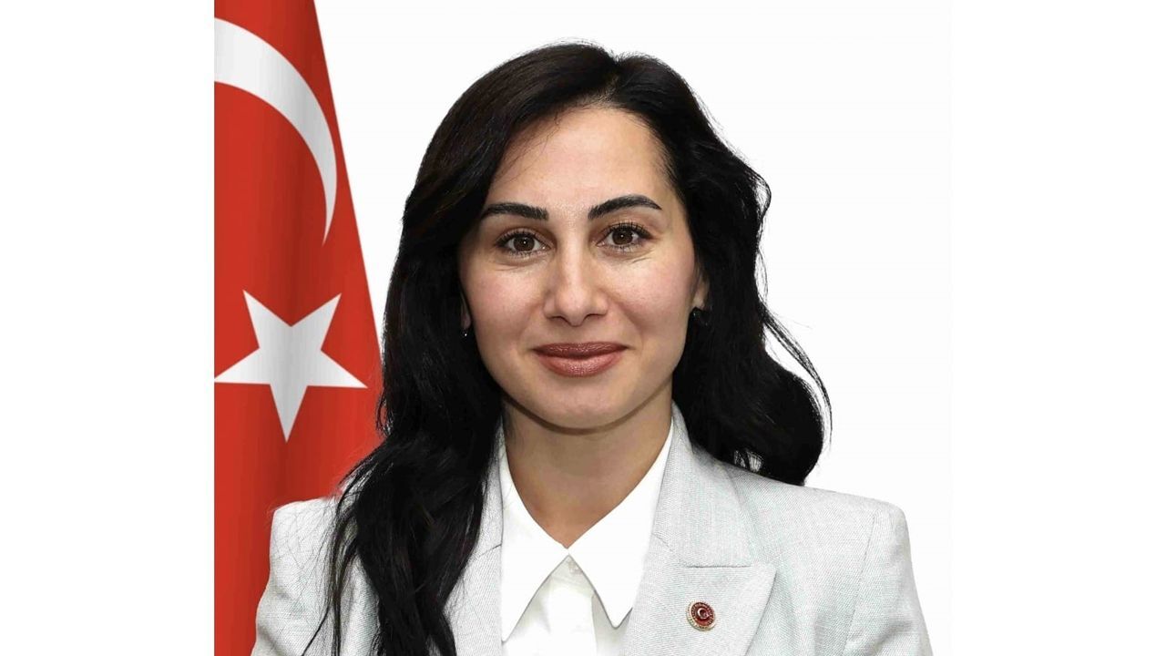 Beykoz Belediye Başkan Vekili, Özlem Vural Gürzel CHP'den istifa etti
