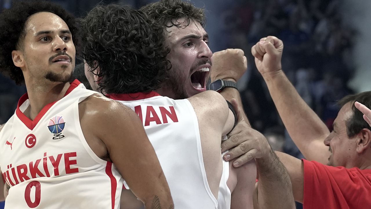 12 Dev Adam, EuroBasket