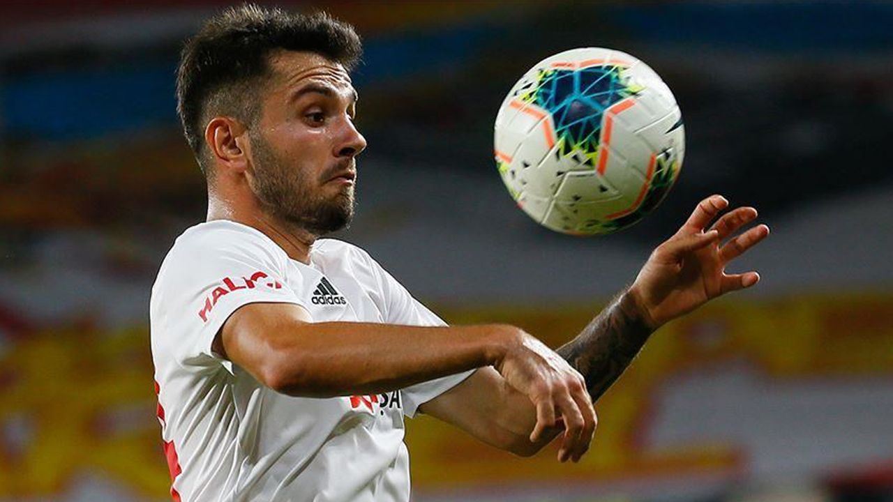 Trabzonspor maçında sakatlanmıştı! Deneyimli oyuncunun eli kırıldı