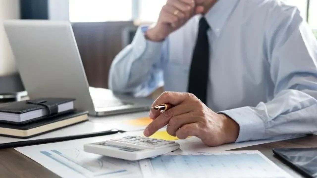 4 gün çalışıp 3 gün tatil mi yapılacak?