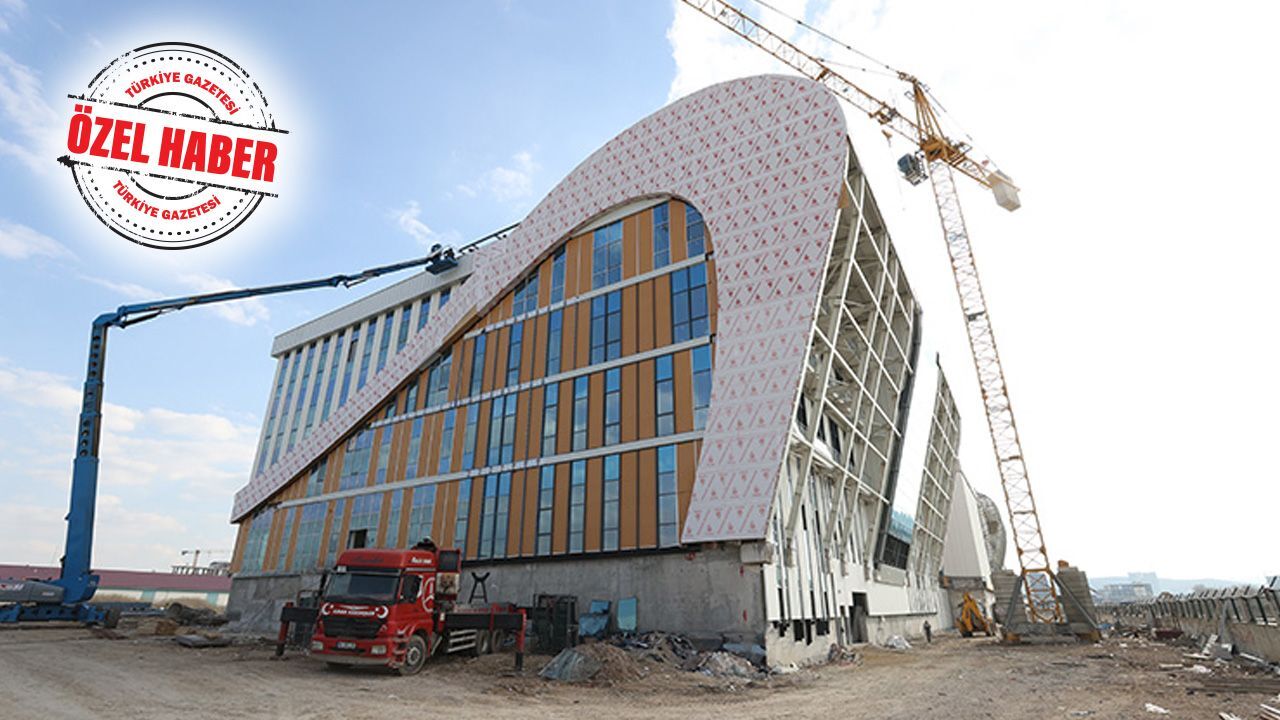 Kuduz tamam, 5 aşı sırada! Uzay üssü gibi aşı merkezi inşa ediliyor