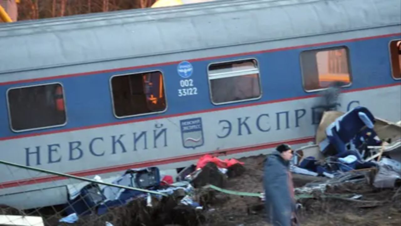 Rusya’da peş peşe tren kazası: 15 vagon raydan çıktı, sabotaj şüphesi artıyor