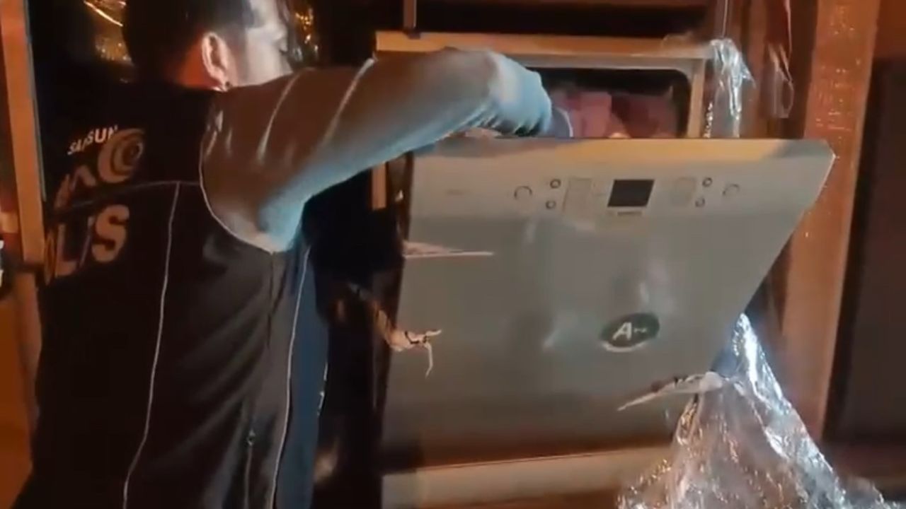 Taşınma görünümlü uyuşturucu sevkiyatı! Bulaşık makinesini açan ekipler şaşkına döndü