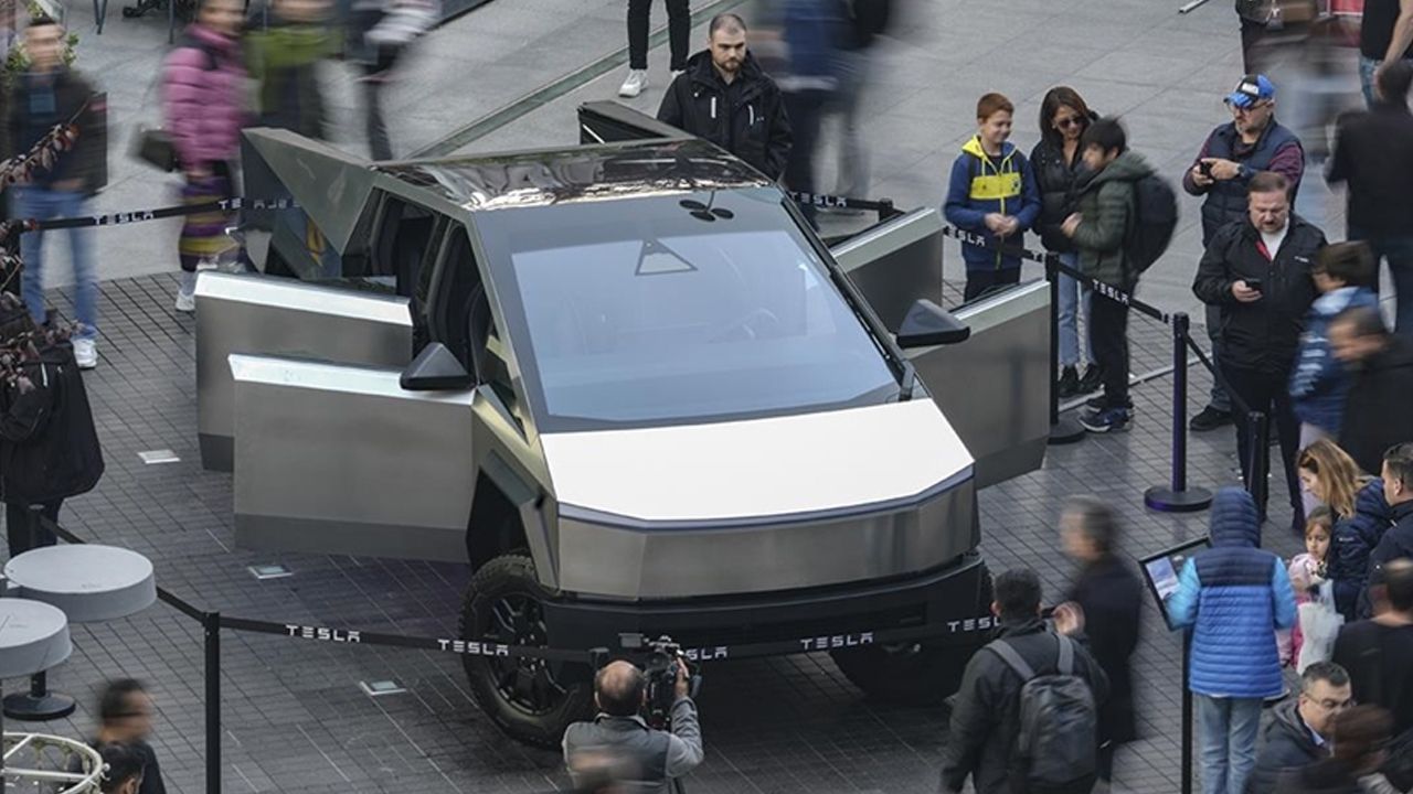 Tesla, Cybertruck modelinin arkadan itişli versiyonunun üretimini durdurdu! Türkiye'de de satılıyordu