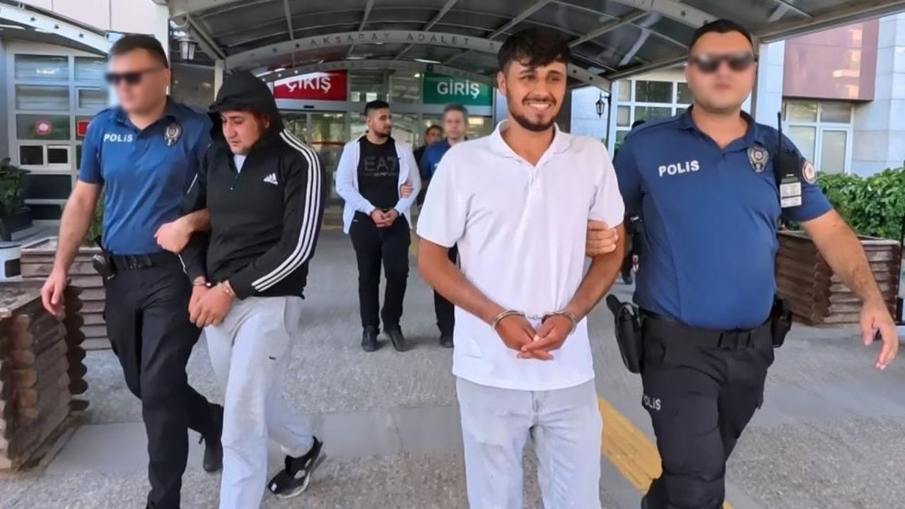 Tutuklanan şahıstan kameralara ilginç sözler! Öpücük atarak "Zeki Müren