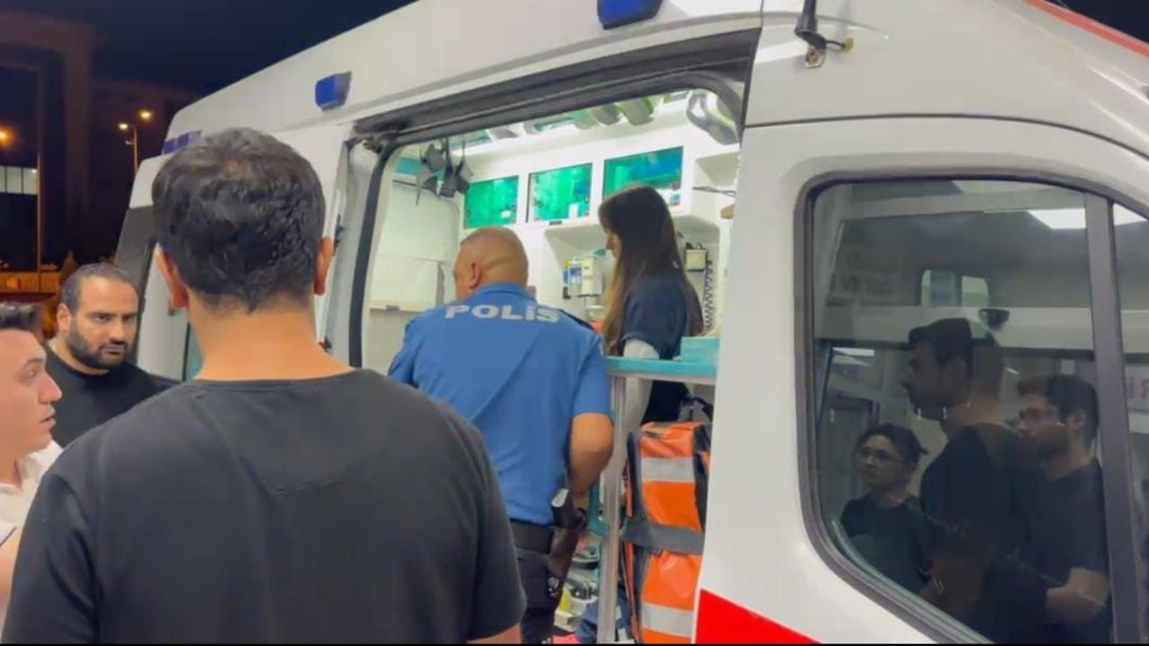 Kafe çalışanlarıyla gençler birbirine girdi! Çok sayıda yaralı var