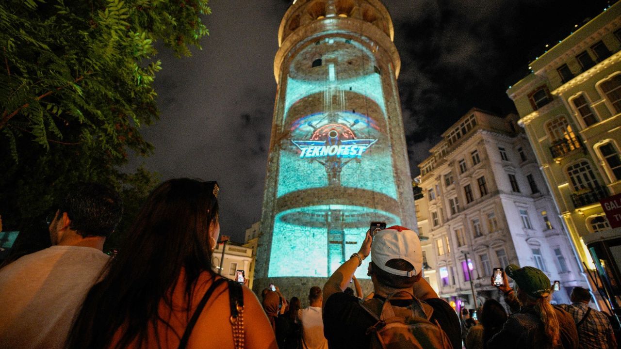 Galata Kulesi TEKNOFEST’in ışığıyla parladı