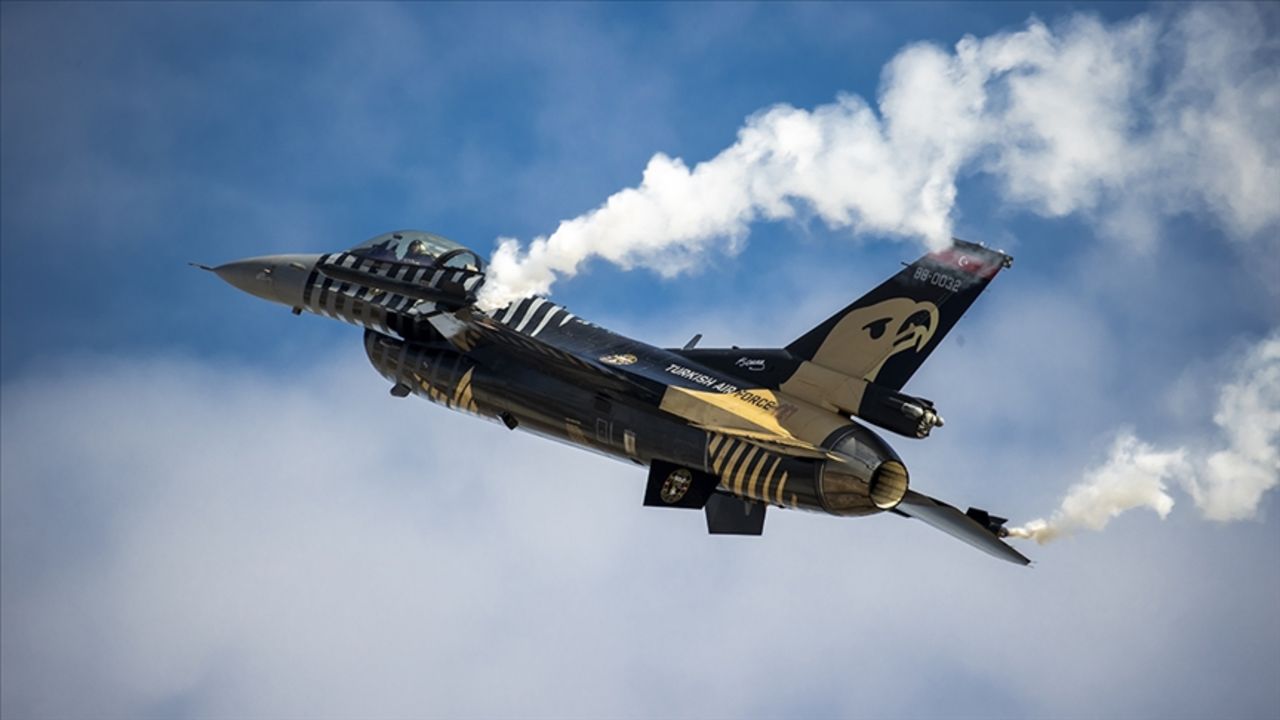 İstanbul'da jetler neden uçuyor son dakika? F16 savaş uçakları sesi duyuldu