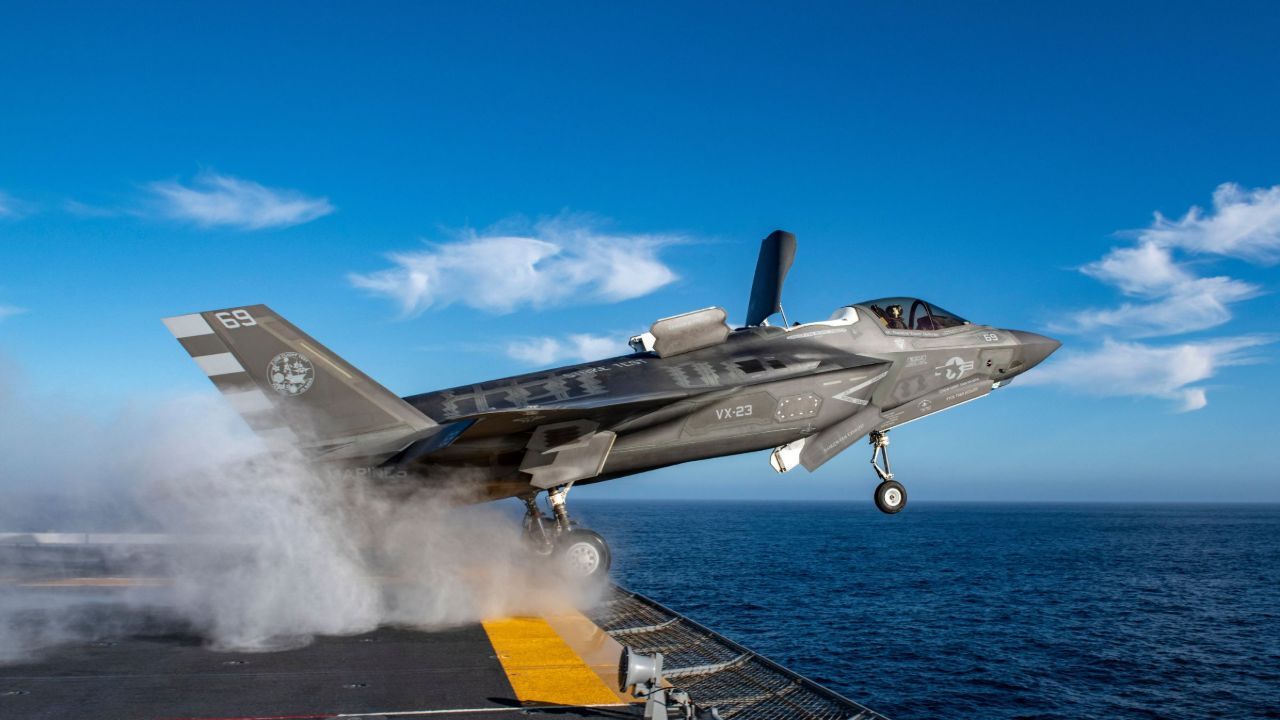 Milyar dolarlık F-35 programına bir darbe daha! İki jet peş peşe acil iniş yaptı