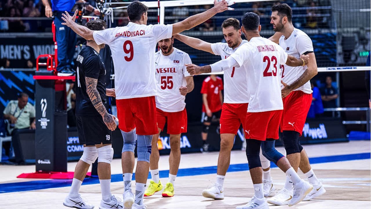 A Milli Erkek Voleybol Takımı oyuncuları listesi! Filenin Efeleri kadrosunda kimler var?