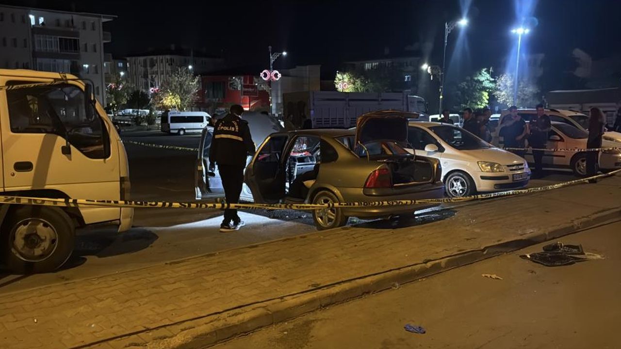 Araç içerisinde çakmak gazı patladı: 3 çocuktan 1