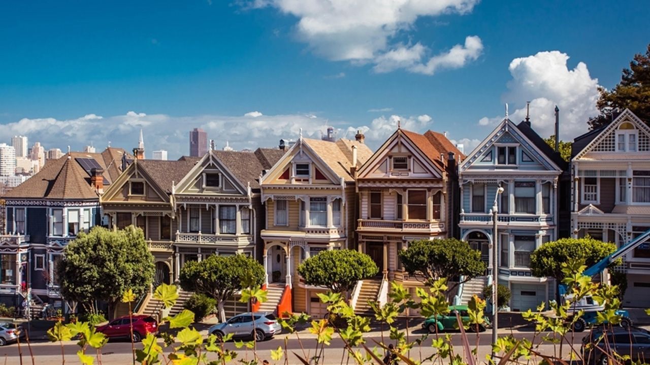 Uzmanlar uyarıyor ancak artış sürüyor! Yurt dışından 1,5 milyar dolarlık konut aldık