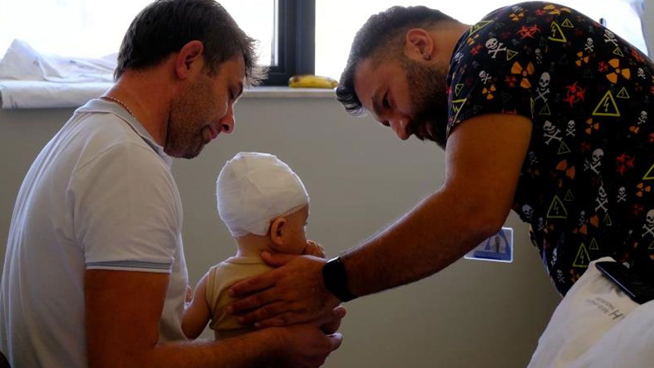 Fışkırır tarzda kusuyordu… Ailesi doktora götürünce gerçek ortaya çıktı