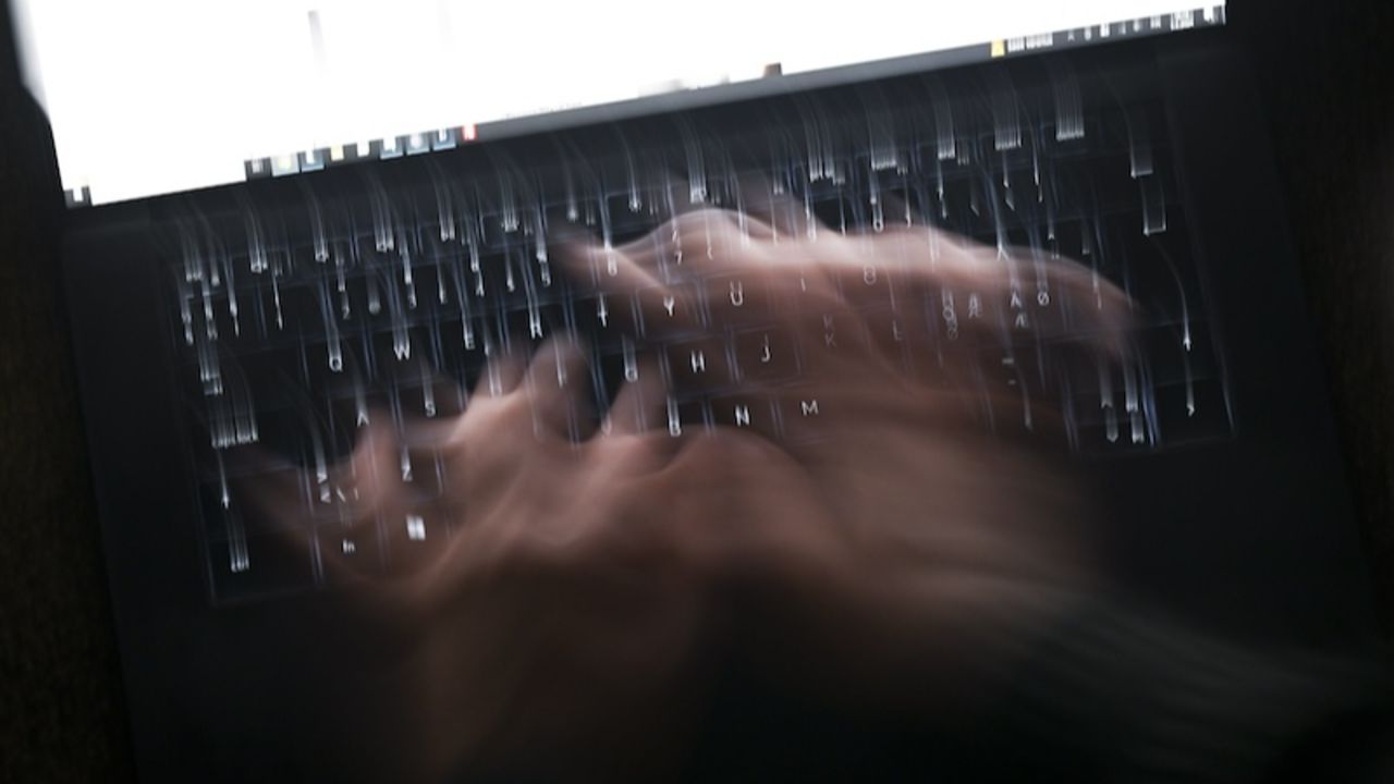 Rus hackerlar Finlandiya’ya saldırdı: Bakanlık siteleri çöktü