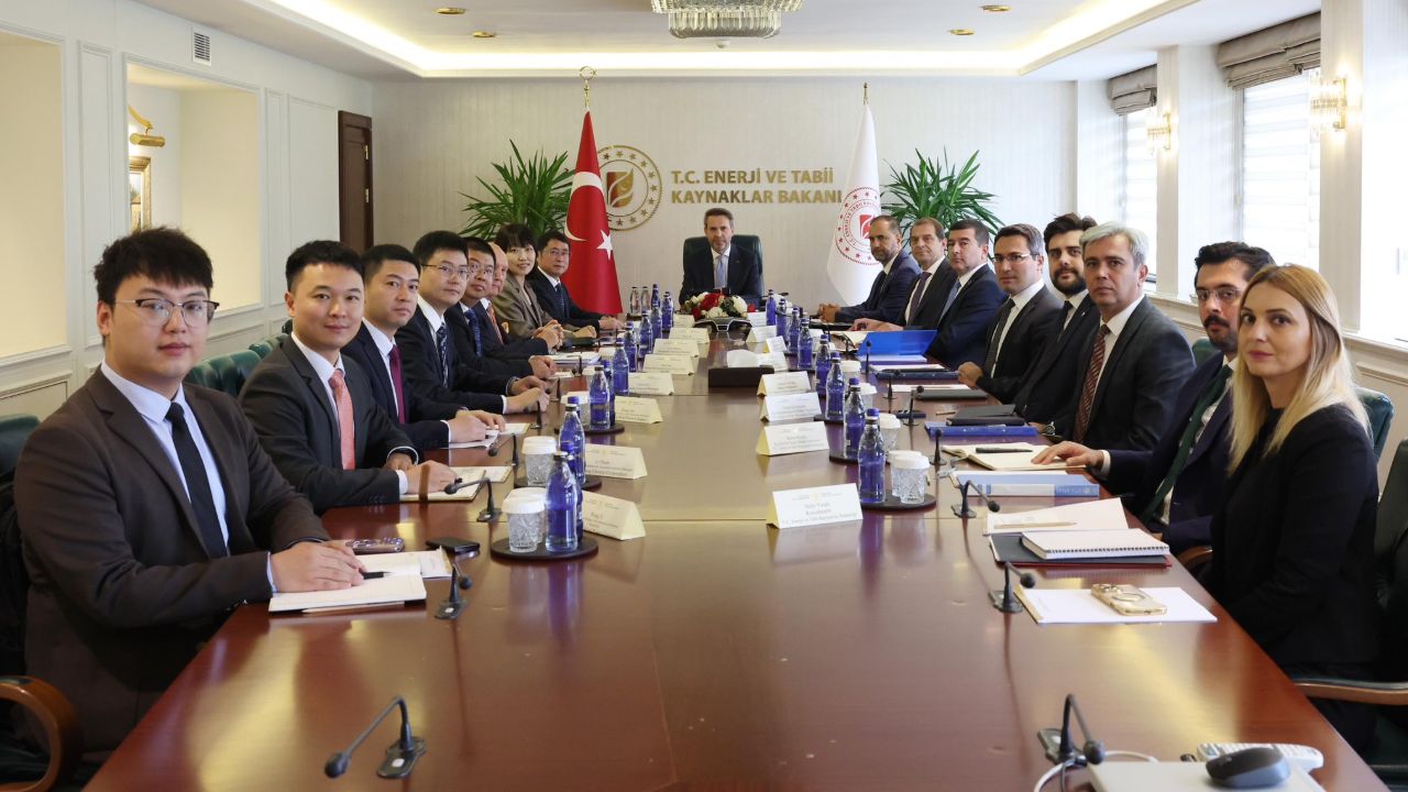 Bakanlıkta kritik görüşme! Çinli Dongfang'dan Türkiye'ye 250 milyon dolarlık yatırım planı