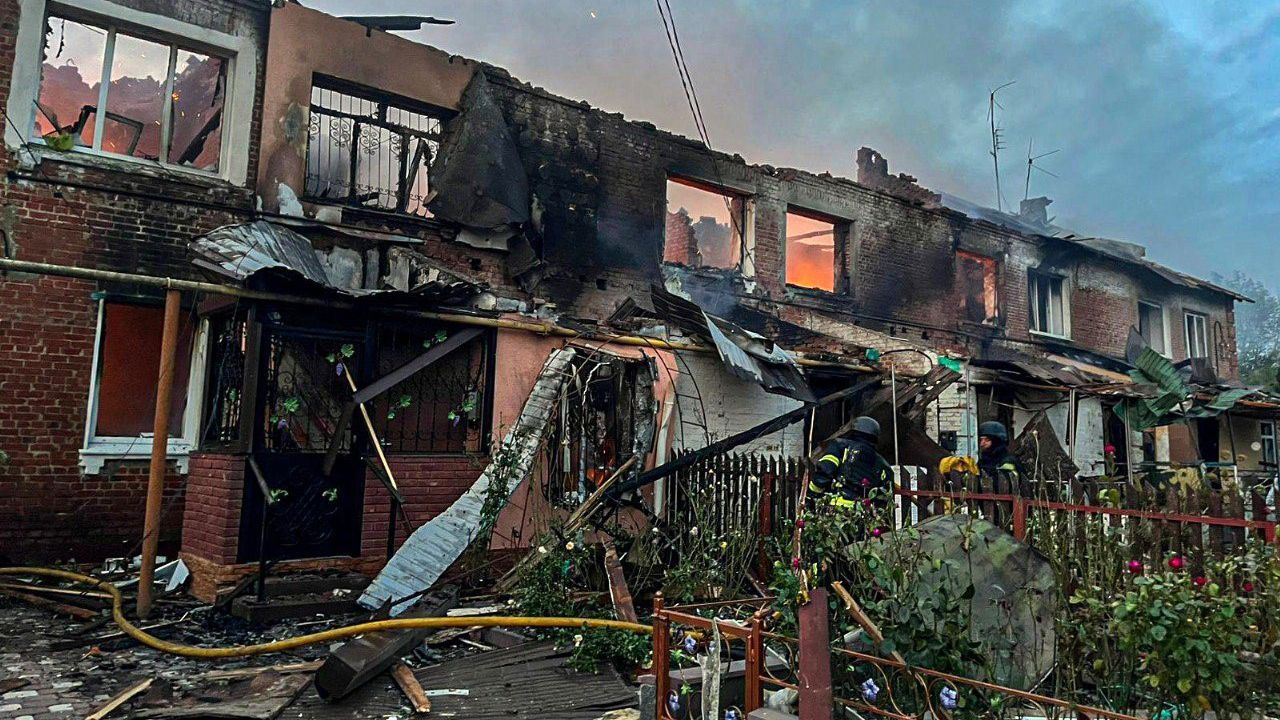 Rusya Ukrayna'da apartmanı hedef aldı: Bir aile yok oldu