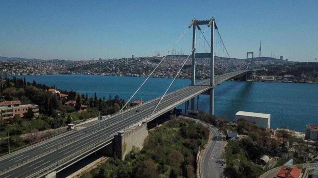 Rusya'ya giden gemi İstanbul Boğazı'nda demirlendi!