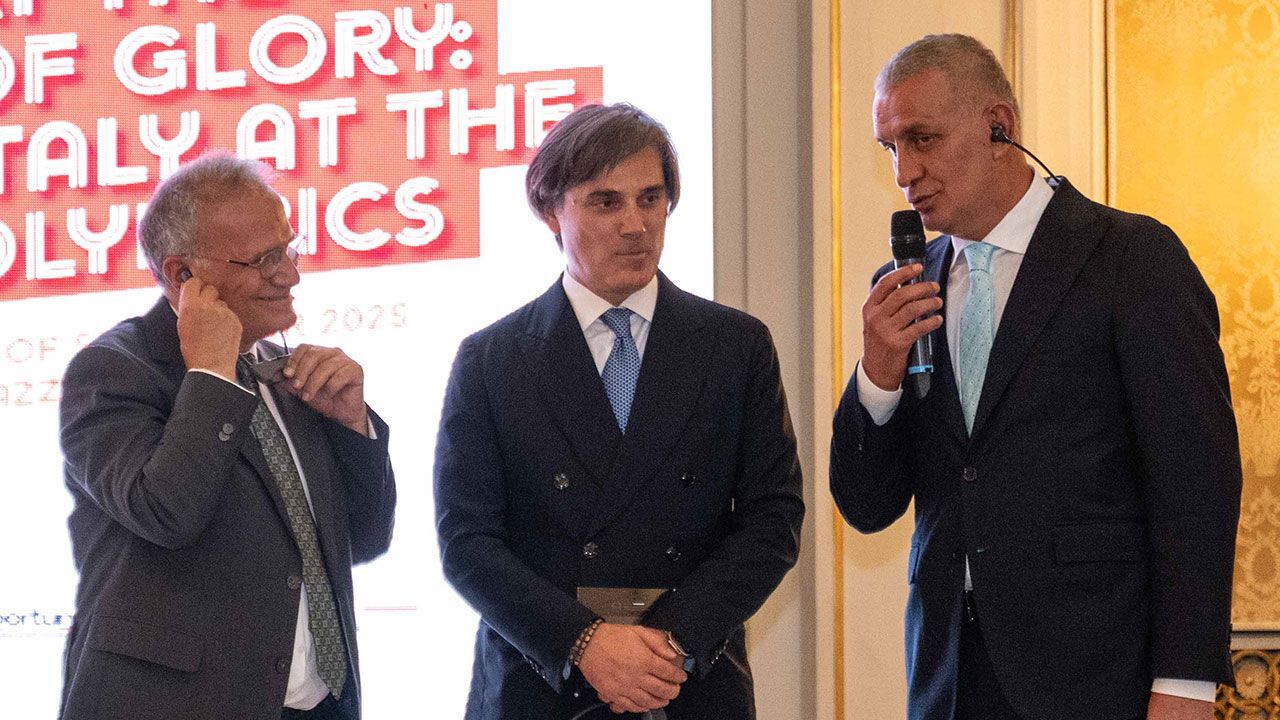 TFF Başkanı Hacıosmanoğlu: Montella zaten yarı Türk, onu tam Türk yapacağız