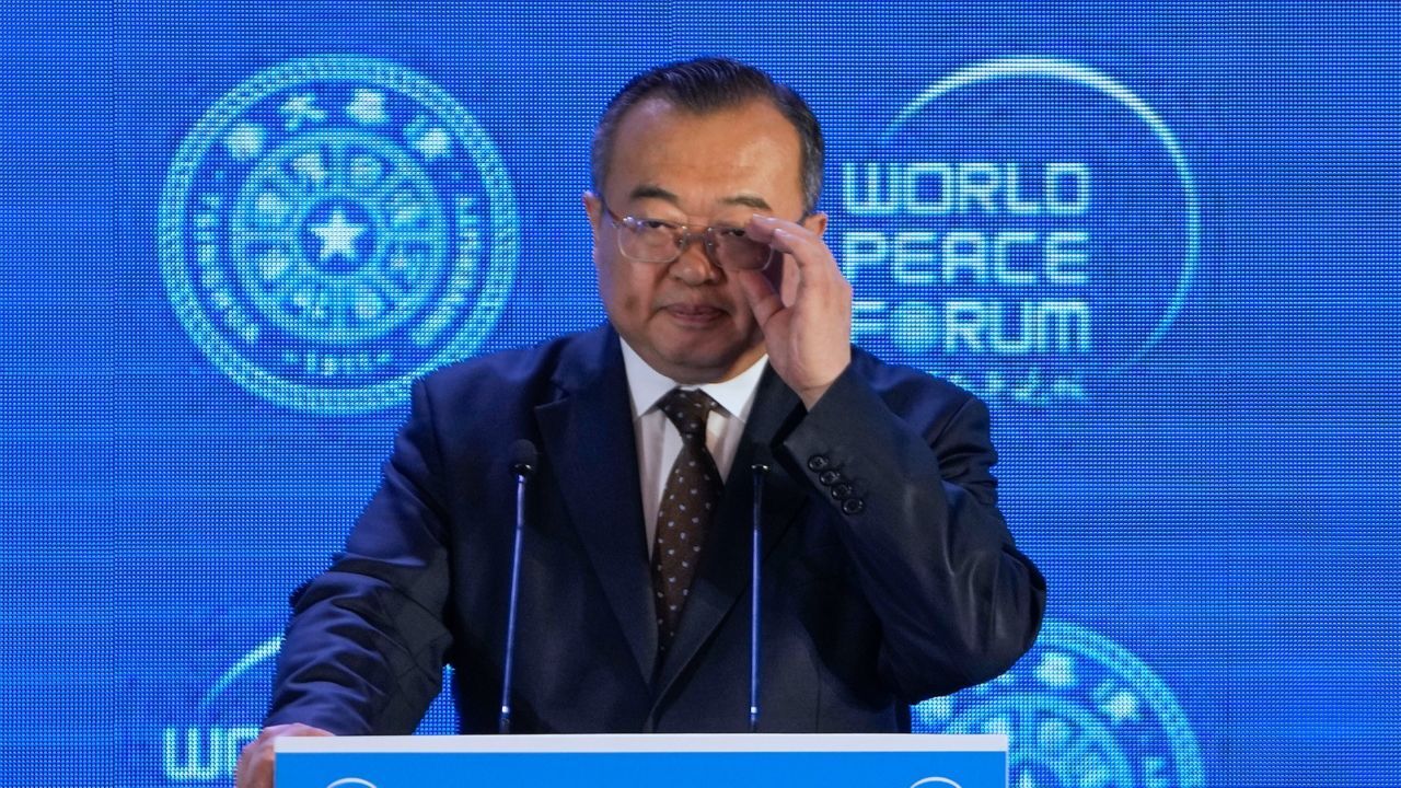 Çin'de yine aynı skandal! Bakandan sonra diplomatlar kayboldu