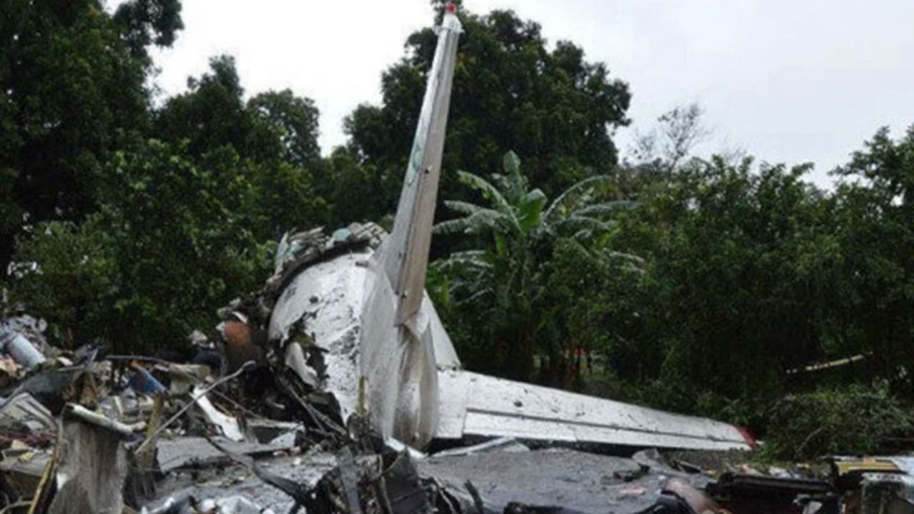 Eğitim uçağı düştü! Venezuela'da 2 asker hayatını kaybetti