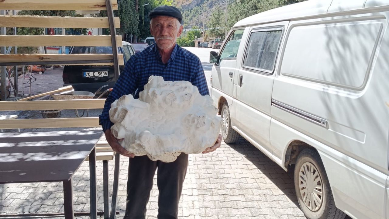 Tam 19 kilogram ağırlığında! Önce taş zannetti, yaklaştığında şaşkına döndü