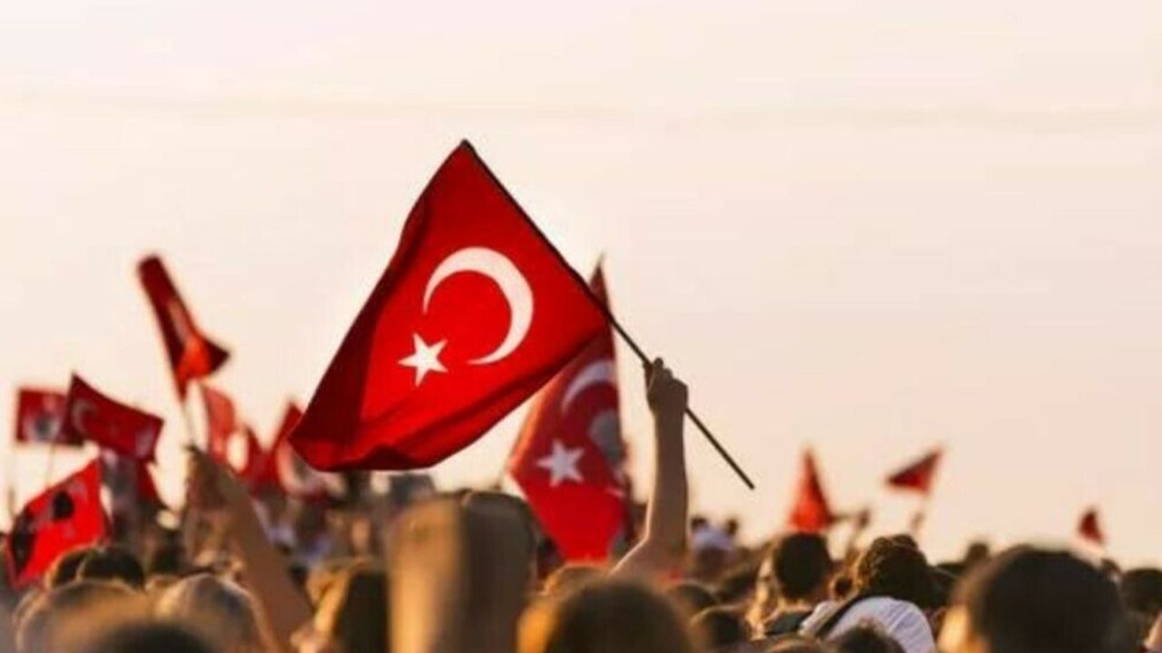 28 Ekim yarım gün mü, 29 Ekim resmi tatil mi? İşte 2025 resmi tatil takvimi!