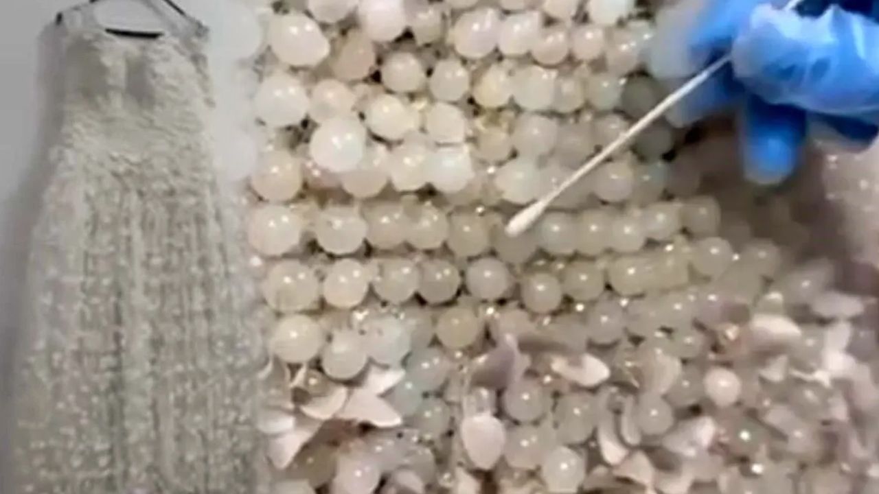 Düğün hazırlığı gibi göründü, uyuşturucu sevkiyatı çıktı! Gelinliklerle kilo kilo zehir taşımışlar