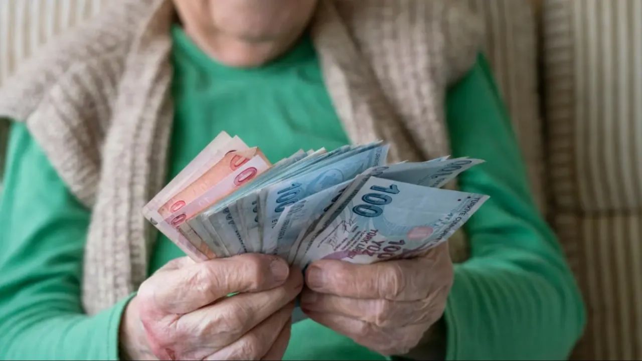 Mağduriyetin önüne geçilecek! Nafaka alanlar da 65 yaş aylığından yararlanacak 