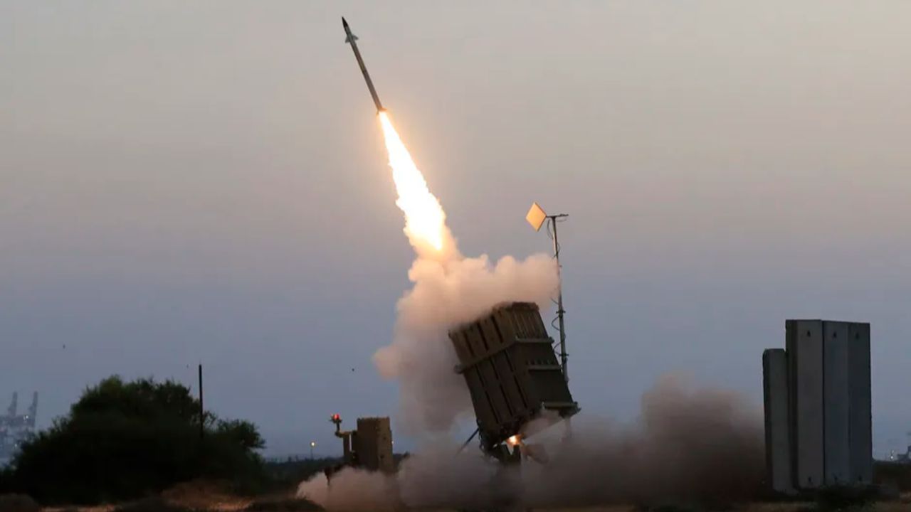 Yemen'deki Husiler roket yağdırdı! 