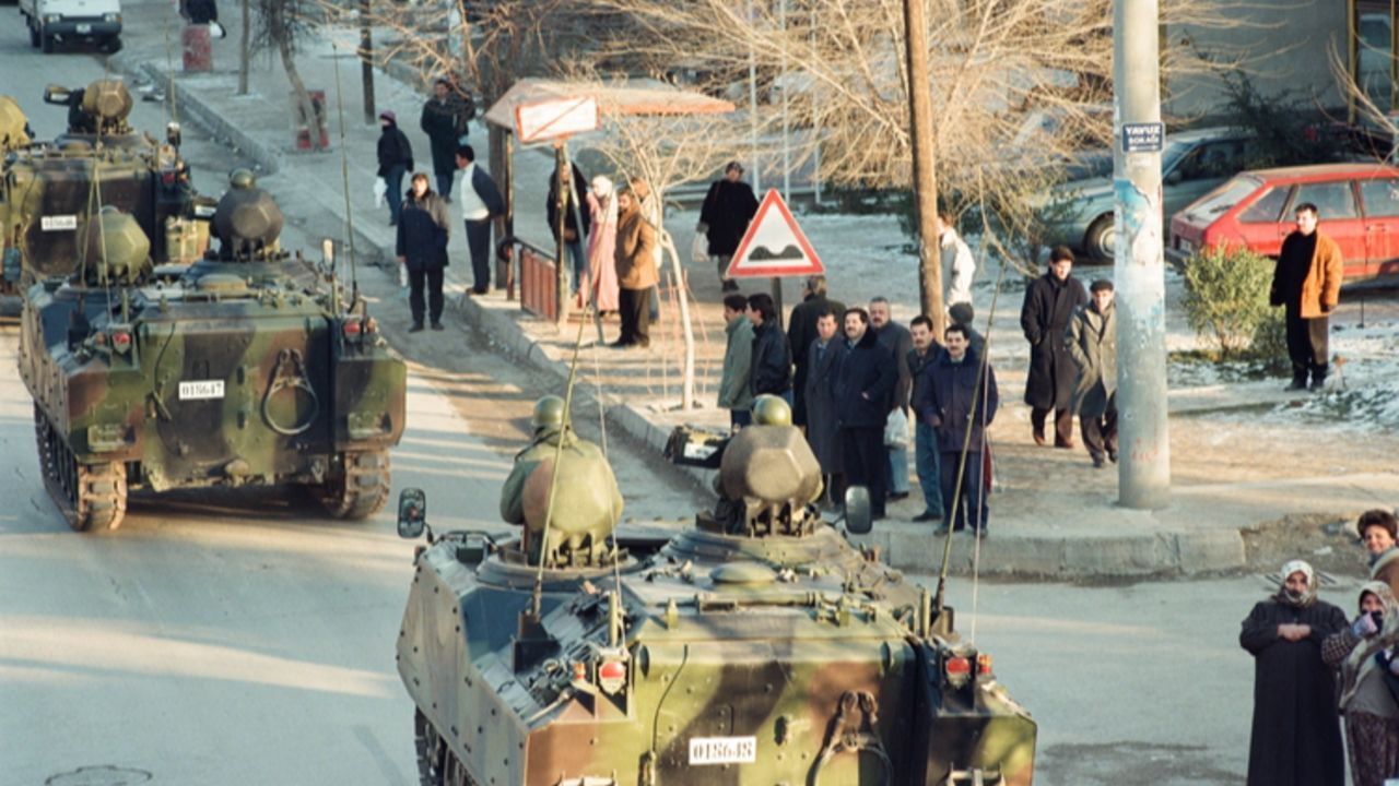 28 Şubat davasında karar açıklandı: 13 sanığa 18'er yıl hapis cezası