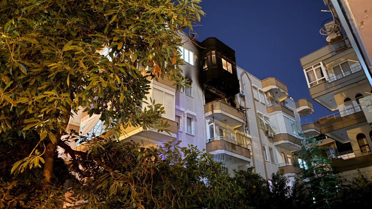 Alanya'da çıkan yangından acı haber! Evinde mahsur kalan yatalak adam öldü