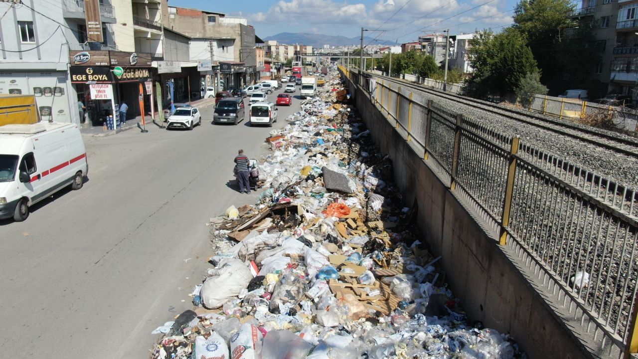 İzmir’de grev bitti çöp çilesi bitmedi