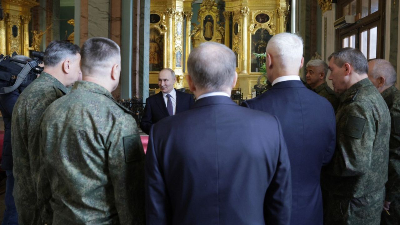 Putin komutanlarla bir araya geldi! Ukrayna’da kontrol bizde, 212 yerleşim ele geçirildi