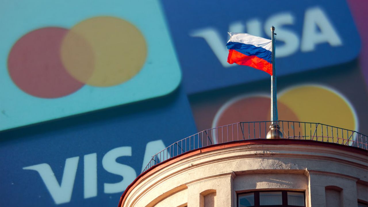 Batı çekildi, kartlar kaldı! Rusya, süresi dolan Visa ve MasterCard'ları kullanmaya devam edecek