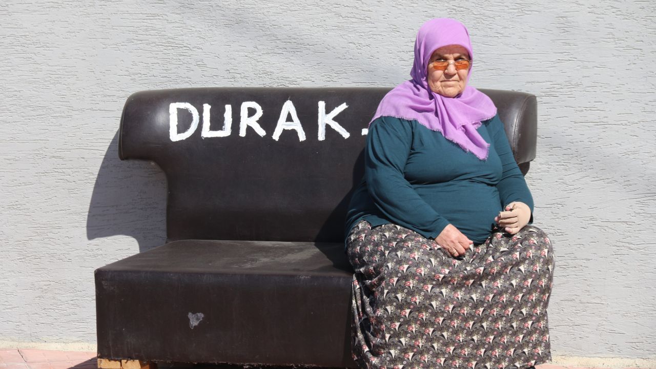 Eskişehirlilerden ‘koltuk’lu isyan! Sözünü tutmayan CHP’li belediyeye ders verdiler