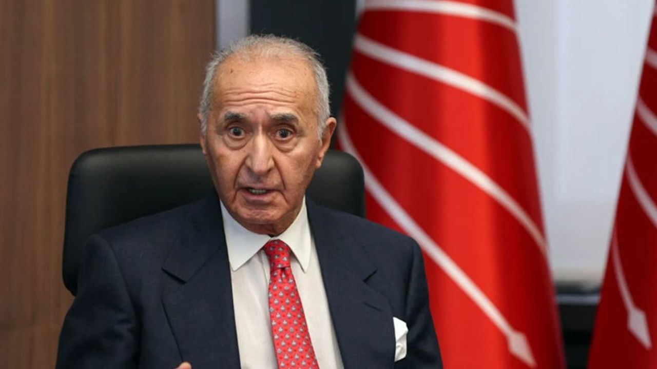 Hikmet Çetin kimdir, kaç yaşında, sağlık durumu nasıl? Eski CHP Genel Başkanı hastaneye kaldırıldı!