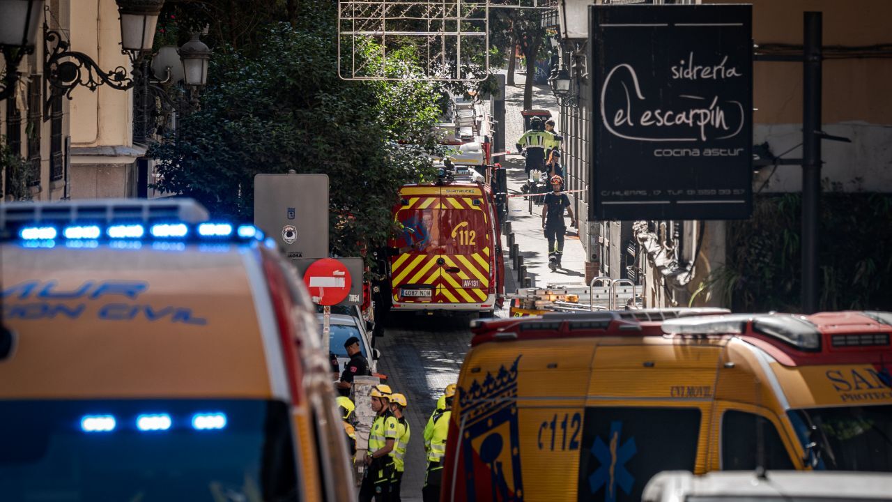 Restore edilen bina çöktü! Ölü ve yaralılar var