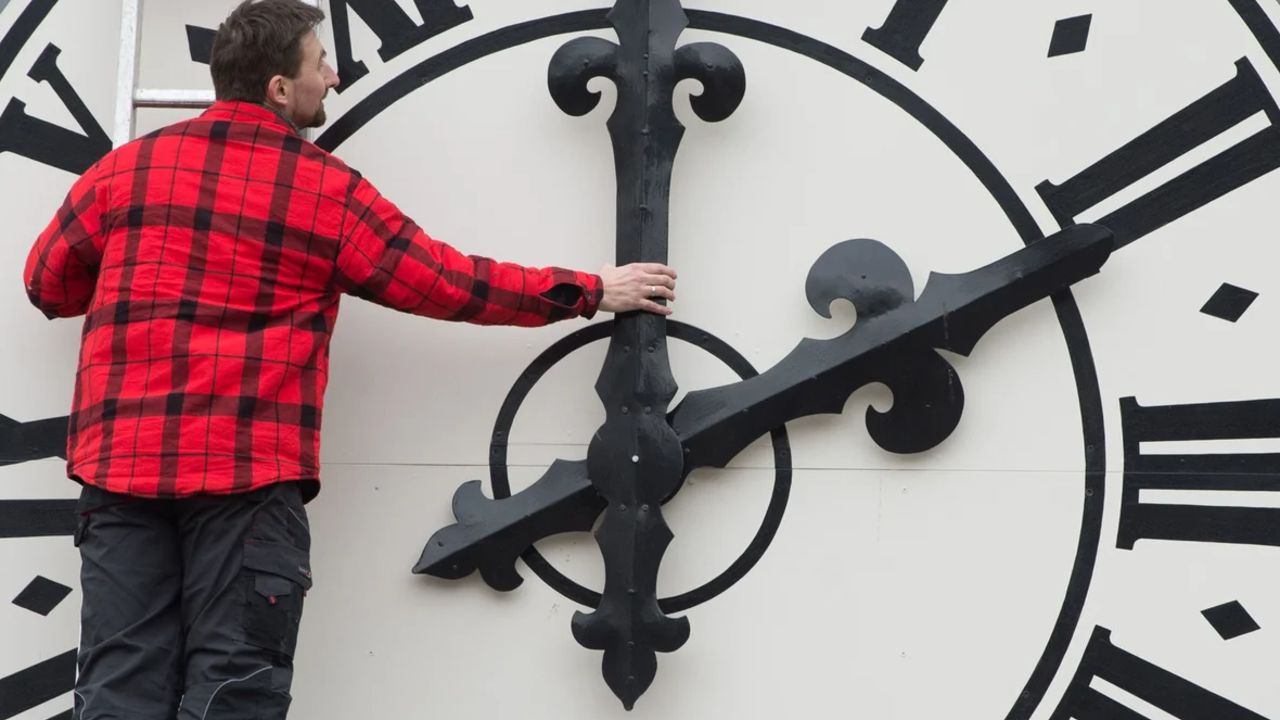 Saatler geri alınacak mı, ne zaman, Türkiye kış saatine geçecek mi?