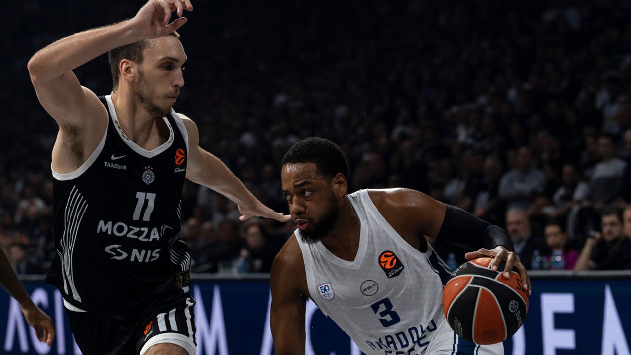 Anadolu Efes, Obradovic'in ekibine kaybetti