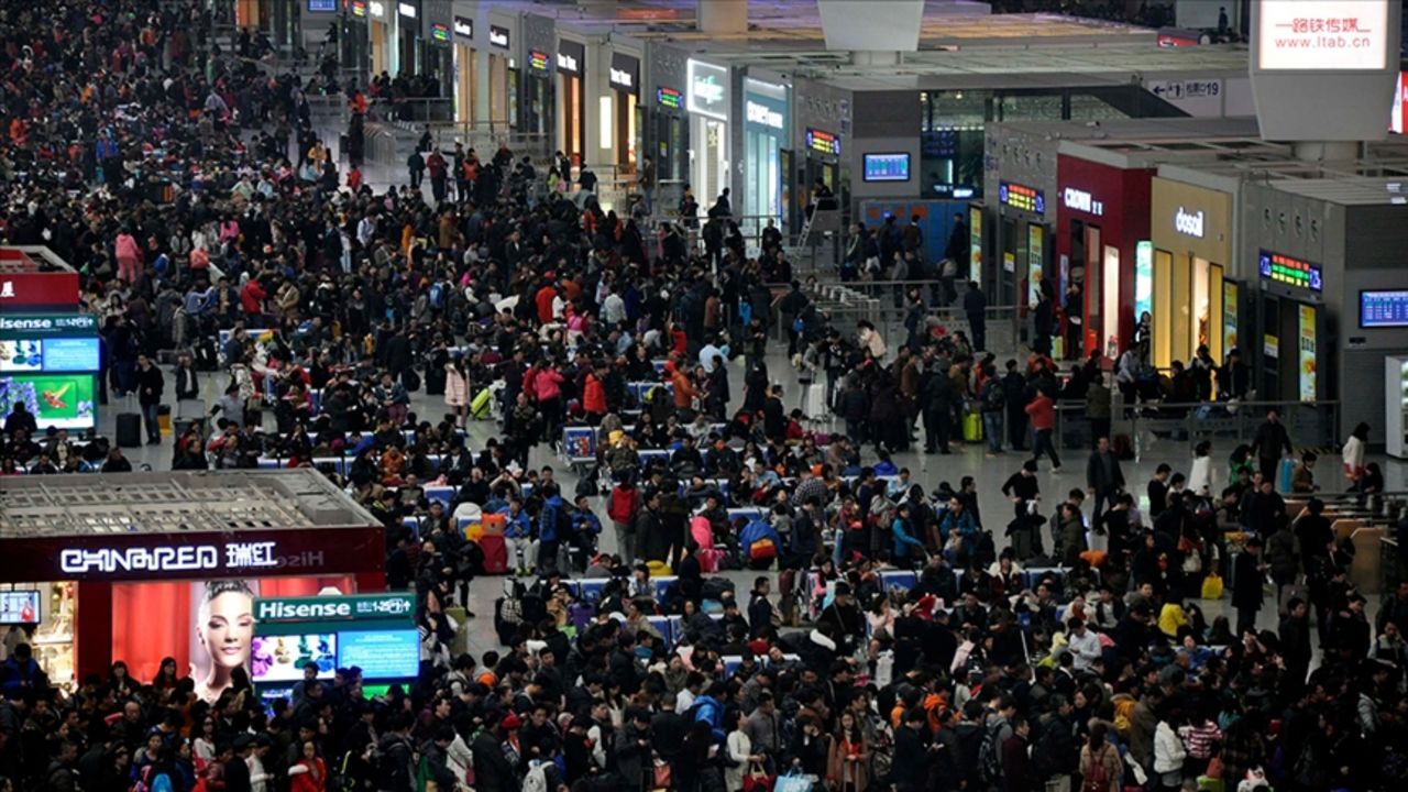 Çin'de tarihi rekor! Ülke âdeta taşındı: 2,43 milyar seyahat