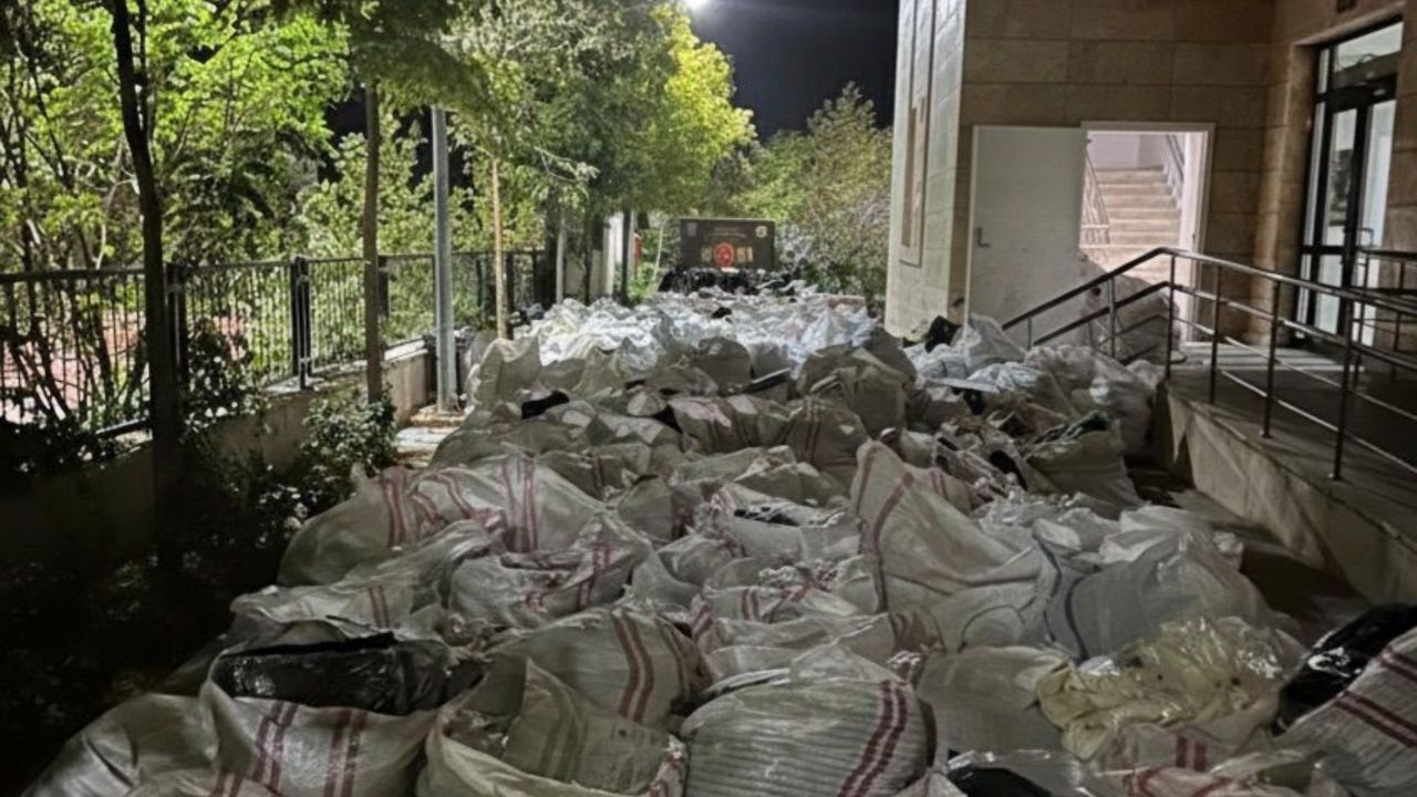 Irak'tan Türkiye'ye getirip sosyal medyada satış yaptılar! 32 milyon TL'lik ürün ele geçirildi
